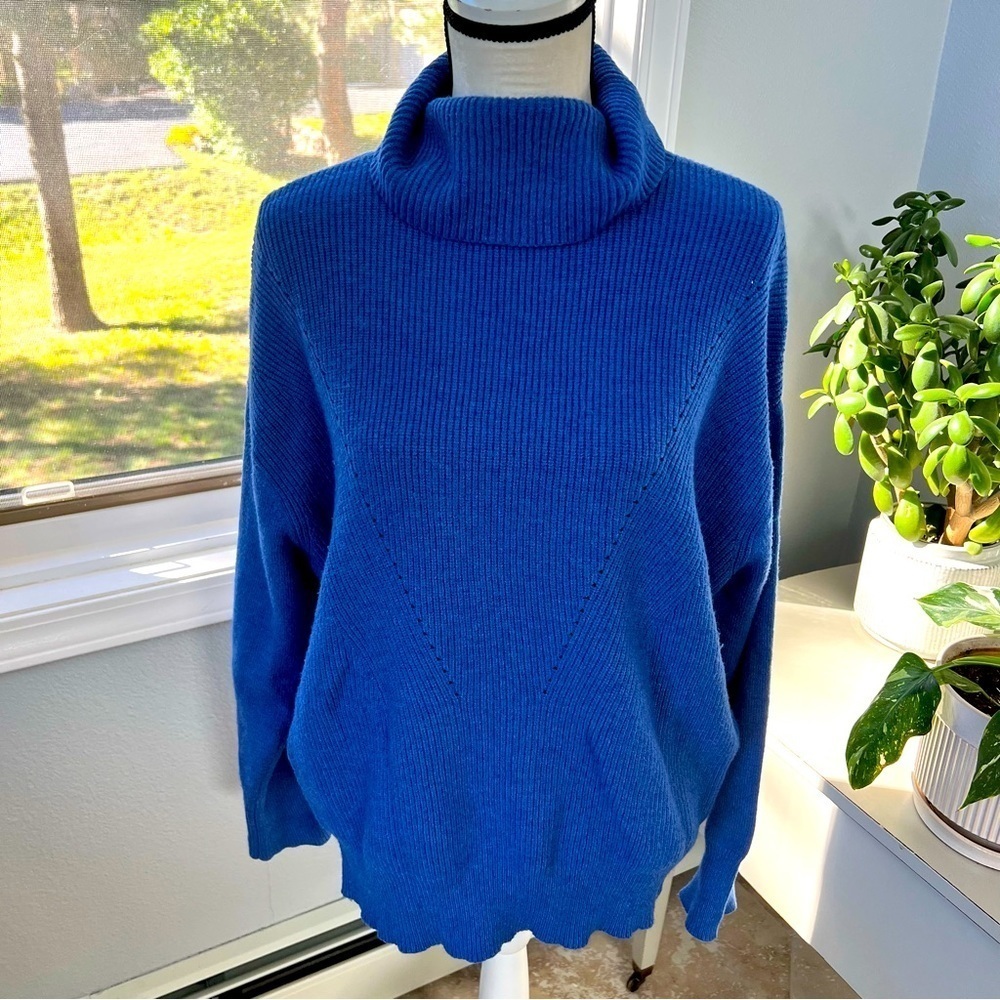 Women’s philosophy sweater